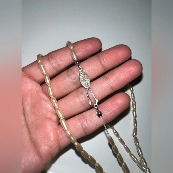 Vintage Long Pearl Necklace - Picture 4 of 6